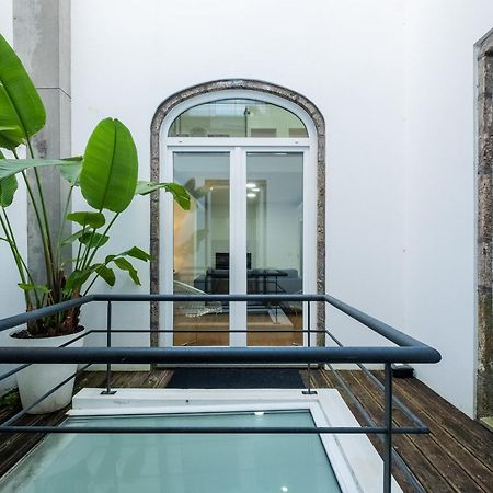 Ponta Delgada Flats - Host & Chill Apartment Luaran gambar
