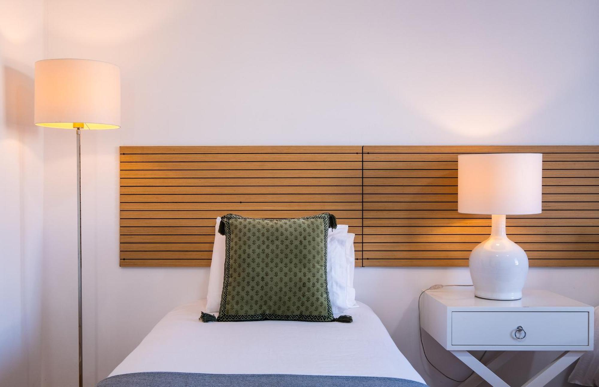 Ponta Delgada Flats - Host & Chill Apartment Luaran gambar