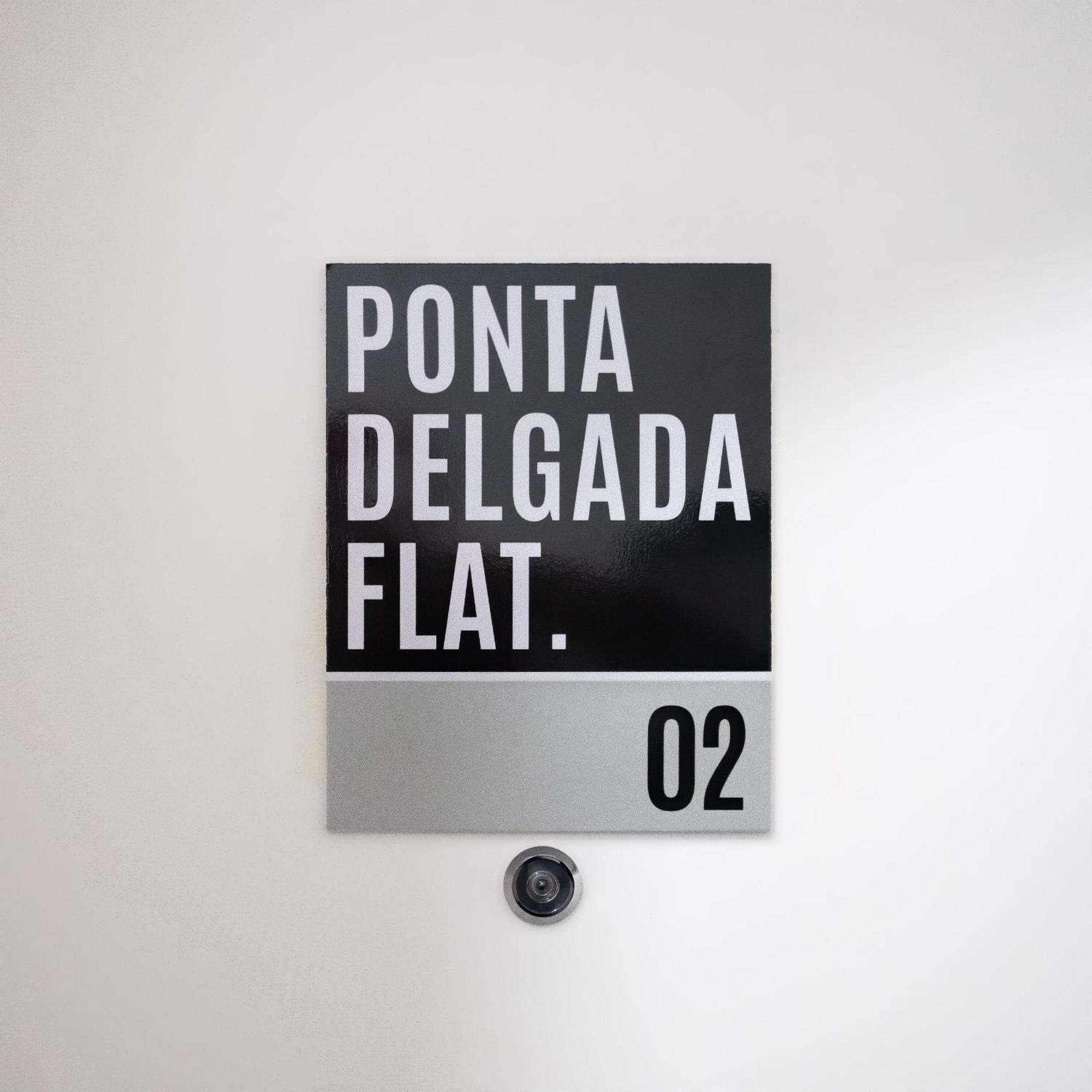 Ponta Delgada Flats - Host & Chill Apartment Luaran gambar