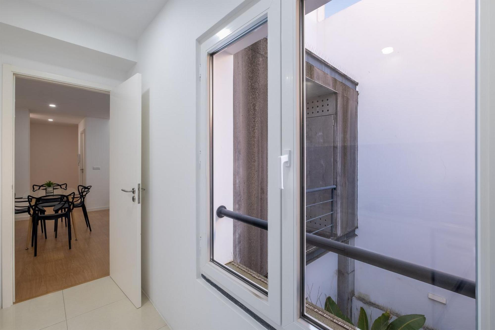 Ponta Delgada Flats - Host & Chill Apartment Luaran gambar