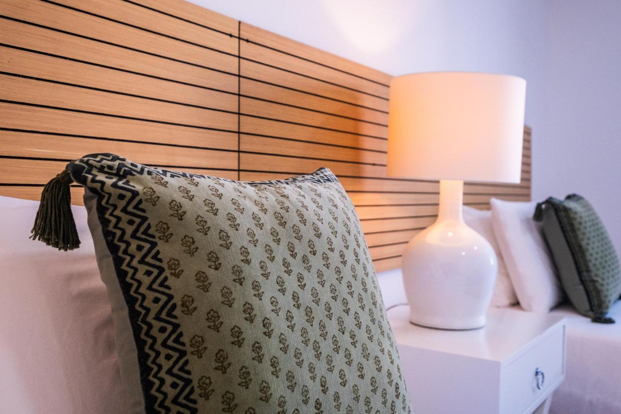 Ponta Delgada Flats - Host & Chill Apartment Luaran gambar